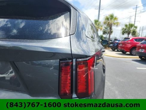 Used 2021 Kia Sorento LX FWD image 28