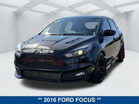 Used 2016 Ford Focus ST w/ Equipment Group 402A image 7