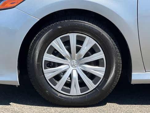 Used 2020 Toyota Camry LE FWD image 29