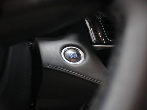 Used 2021 Toyota Highlander XLE image 35