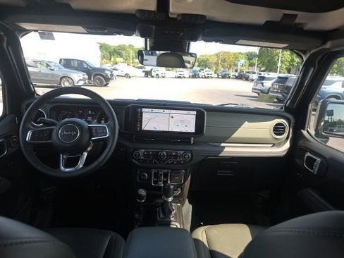 Used 2024 Jeep Wrangler High Altitude AWD/4WD image 17