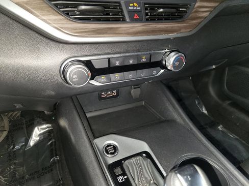 Used 2025 Nissan Altima 2.5 SV FWD image 21