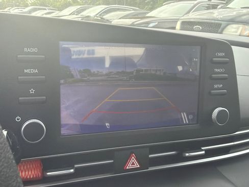 Used 2023 Hyundai Elantra SEL image 28