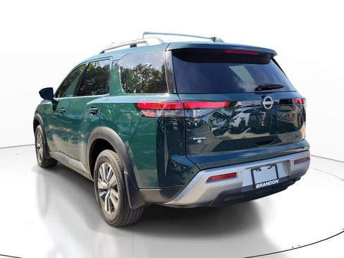 Certified 2023 Nissan Pathfinder SL w/ Lighting Package (N92) FWD image 5