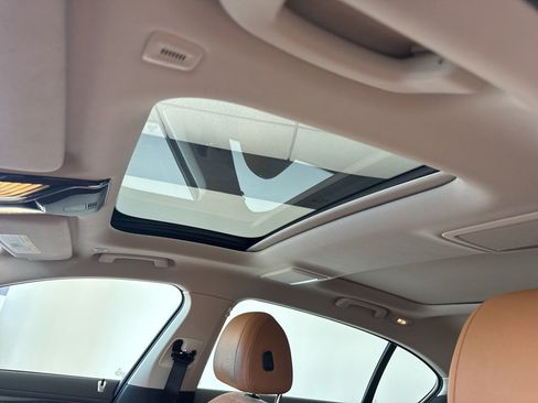 Used 2017 BMW 740i RWD image 19