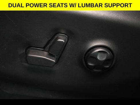 Used 2023 Chrysler Pacifica Touring-L w/ Uconnect Theater Family Group AWD/4WD image 6