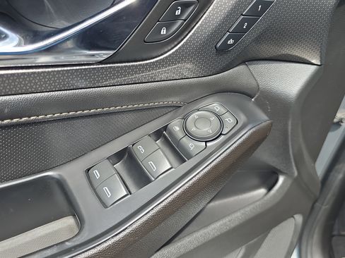 Used 2023 Chevrolet Traverse Premier w/ Redline Edition FWD image 21
