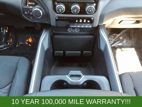 New 2026 RAM 1500 Express AWD/4WD image 19