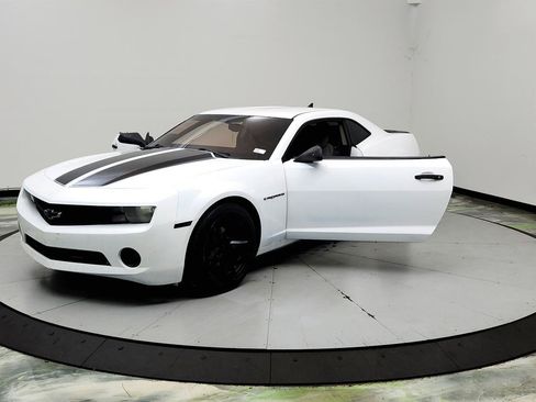 Used 2012 Chevrolet Camaro LS RWD image 9