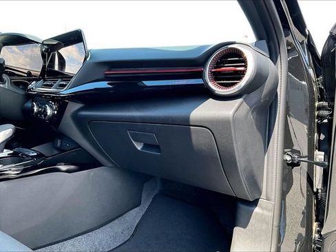New 2026 Chevrolet Trax RS w/ Sunroof Package FWD image 27