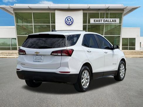 Used 2022 Chevrolet Equinox LS w/ LS Convenience Package FWD image 3