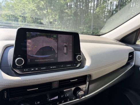 Used 2021 Nissan Rogue SV w/ Premium Package FWD image 24