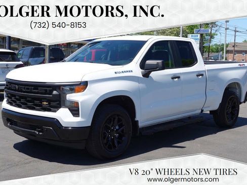 Used 2022 Chevrolet Silverado 1500 W/T w/ WT Value Package AWD/4WD image 1