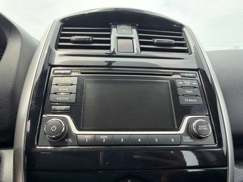 Used 2016 Nissan Versa Note SV FWD image 14