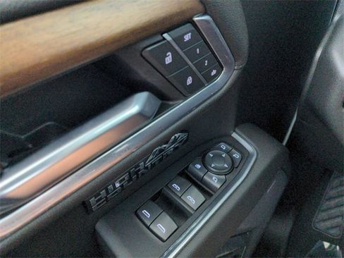 Used 2022 Chevrolet Silverado 1500 High Country w/ Technology Package image 35