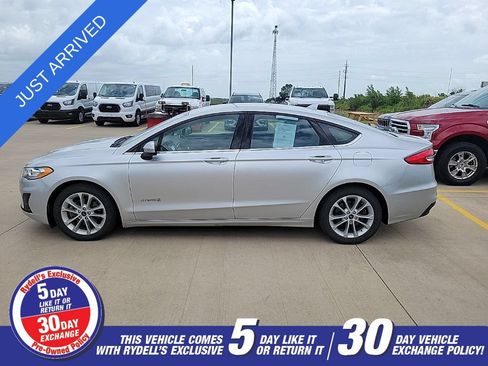 Used 2019 Ford Fusion SE FWD image 6