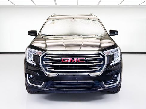 Used 2024 GMC Terrain SLT image 2