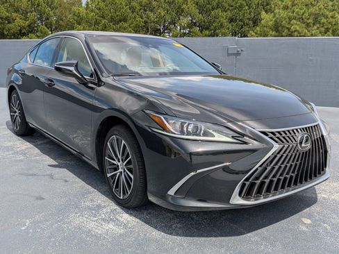Used 2025 Lexus ES 350 w/ Premium Package FWD image 7