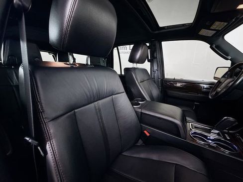 Used 2016 Lincoln Navigator L Reserve image 30