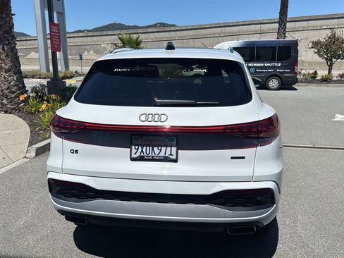 Used 2025 Audi Q5 Premium Plus w/ Premium Plus AWD/4WD image 7