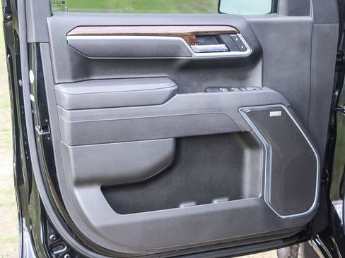 Used 2025 GMC Sierra 1500 Elevation w/ Preferred Package image 19