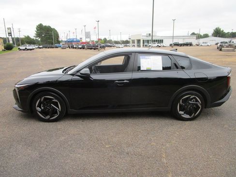 Used 2025 Kia K4 EX image 2