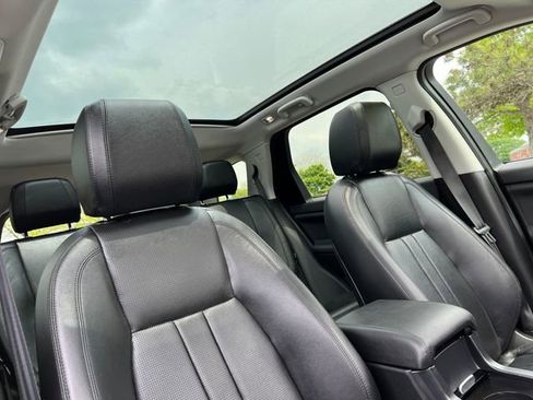 Used 2019 Land Rover Discovery Sport HSE AWD/4WD image 36