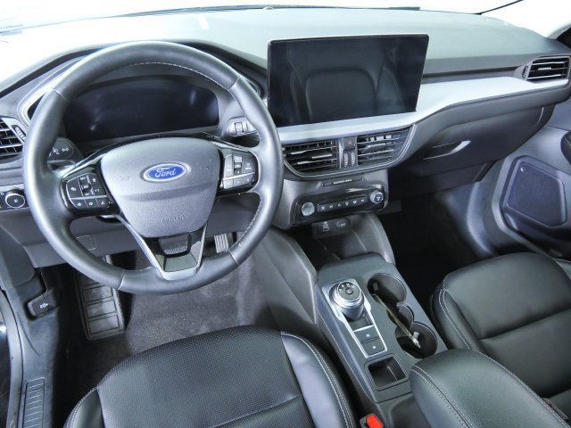 Certified 2024 Ford Escape Platinum AWD/4WD image 3