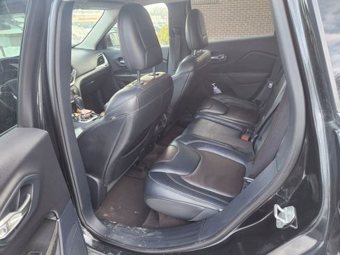 Used 2016 Jeep Cherokee Limited image 17