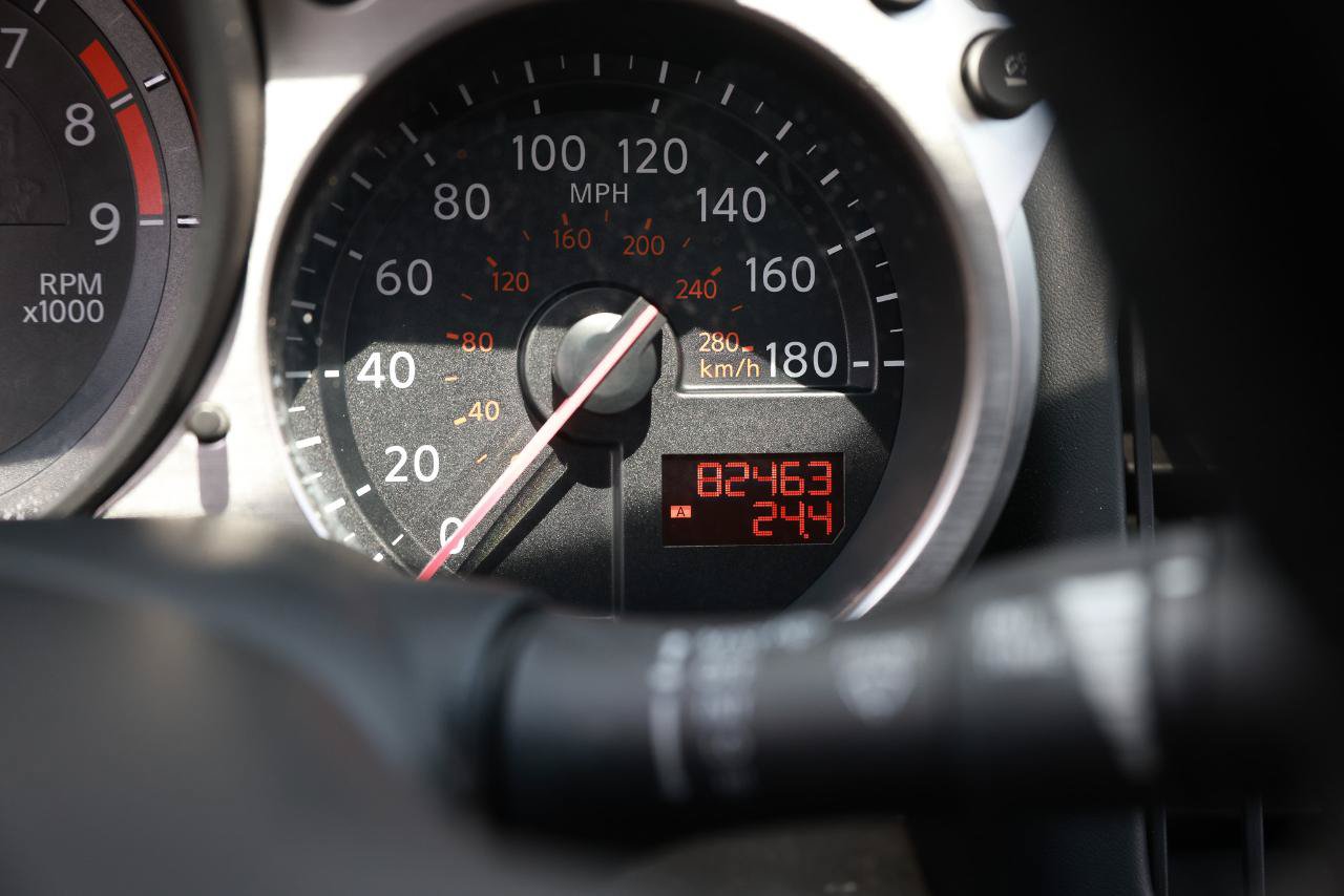 Used 2009 Nissan 370Z Touring RWD image 40