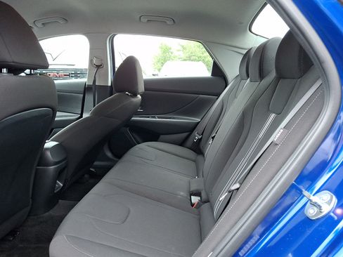 Used 2024 Hyundai Elantra SEL FWD image 10