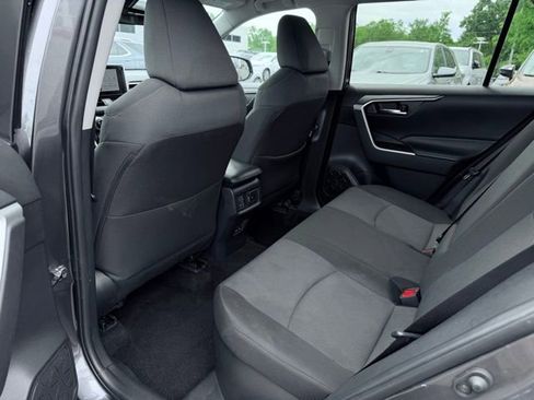 Used 2025 Toyota RAV4 XLE AWD/4WD image 20