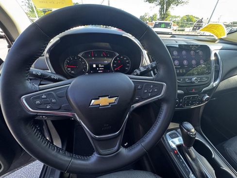 Certified 2019 Chevrolet Equinox LT w/ Sun & Navigation Package AWD/4WD image 24