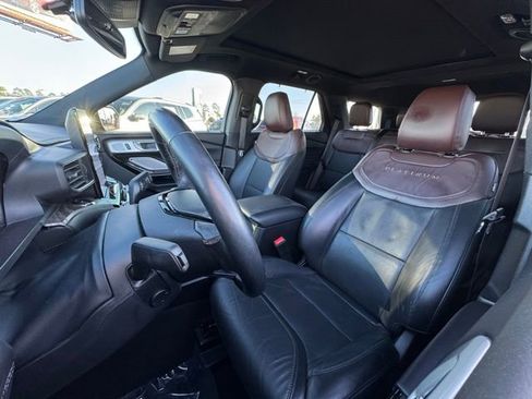 Used 2022 Ford Explorer Platinum w/ Equipment Group 601A image 14