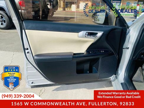 Used 2013 Lexus CT 200h image 24