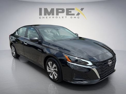 Used 2025 Nissan Altima 2.5 S FWD image 7