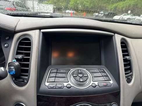 Used 2010 INFINITI EX35 Journey RWD image 21