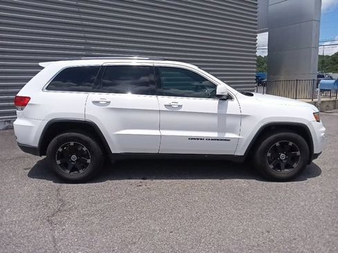 Used 2017 Jeep Grand Cherokee Laredo w/ Quick Order Package 2BE RWD image 2