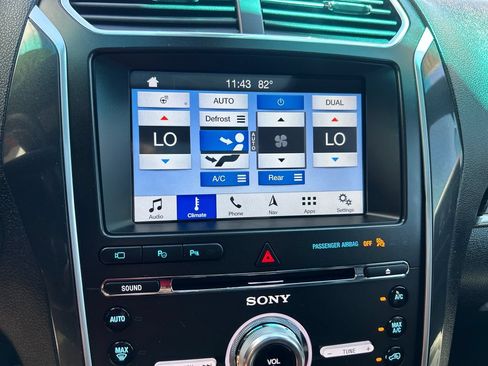 Used 2017 Ford Explorer Limited w/ Equipment Group 301A AWD/4WD image 20