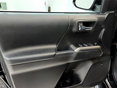 Used 2023 Toyota Tacoma Limited image 24