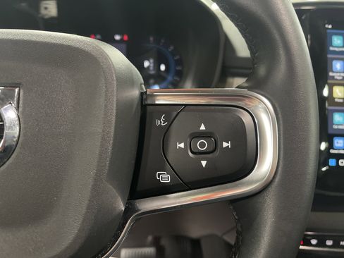 Used 2024 Volvo XC40 B5 Plus w/ Climate Package image 19