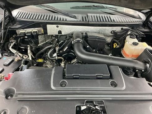 Used 2011 Lincoln Navigator Ultimate image 25