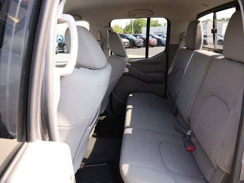 Used 2019 Nissan Frontier SV w/ Value Truck Package AWD/4WD image 9