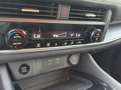 Used 2024 Nissan Rogue SV FWD image 26