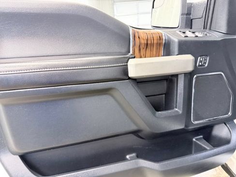 Used 2019 Ford F150 Lariat AWD/4WD image 8