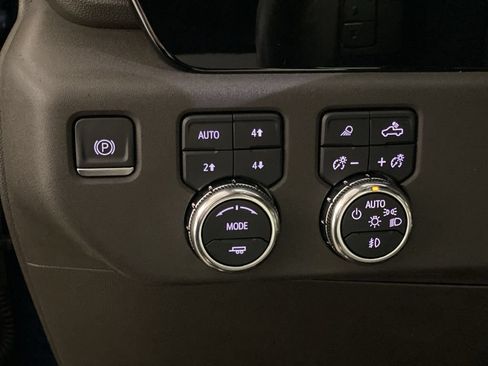 Used 2022 GMC Sierra 1500 SLT w/ SLT Convenience Package AWD/4WD image 42