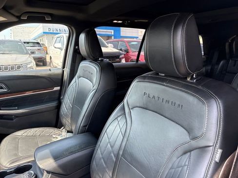Used 2018 Ford Explorer Platinum AWD/4WD image 9