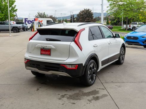 New 2026 Kia Niro Wind FWD image 7