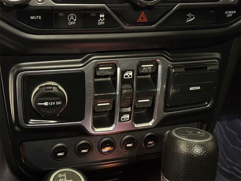 Used 2019 Jeep Wrangler Unlimited Sport S image 25