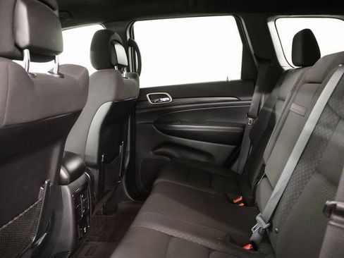 Used 2020 Jeep Grand Cherokee Laredo w/ Security & Convenience Group AWD/4WD image 28